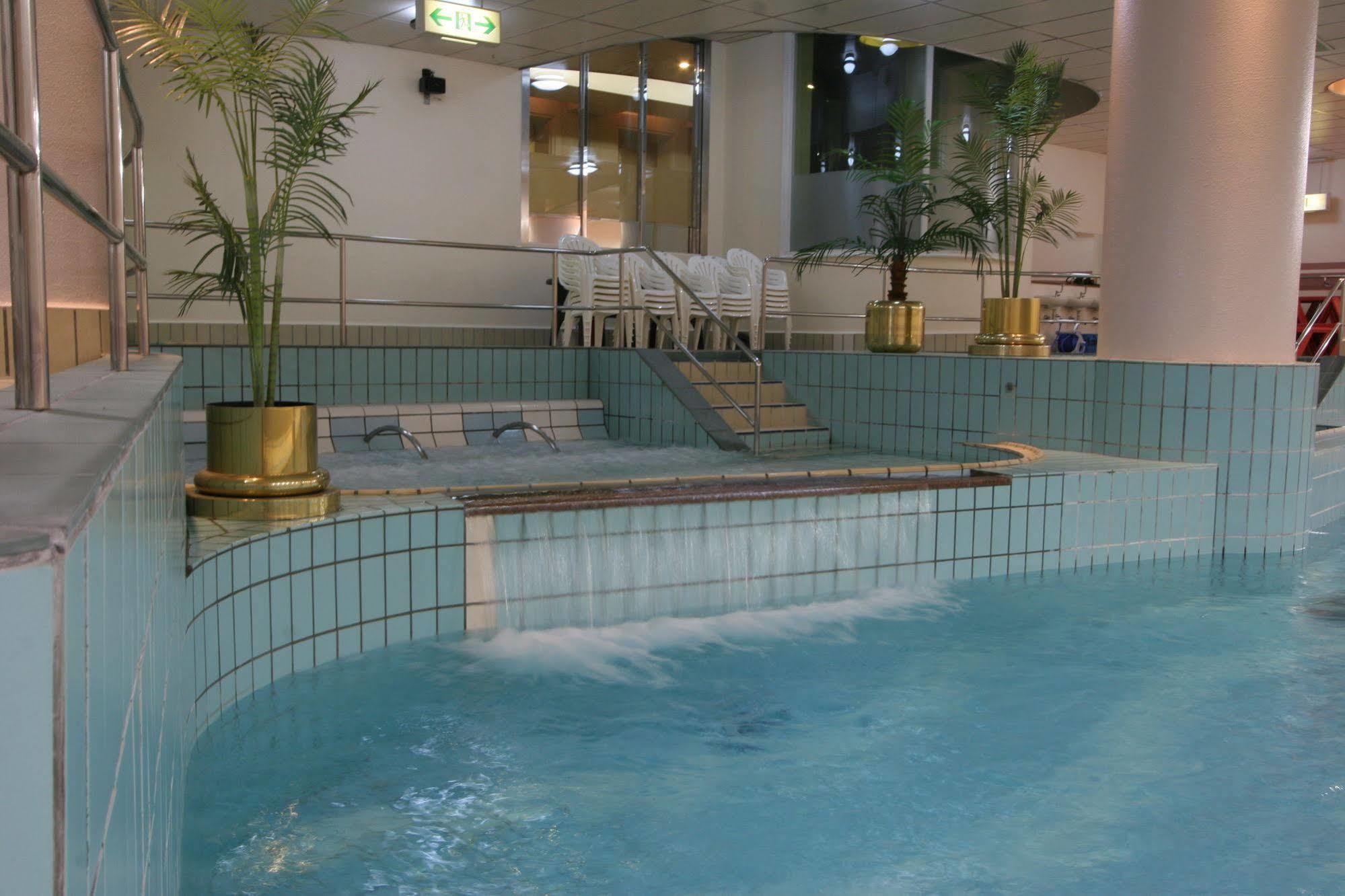 Resort Capsule Sakuragicho Jokohama Kültér fotó